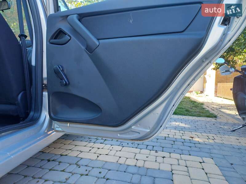 Седан ВАЗ / Lada 2190 Granta 2014 в Виннице