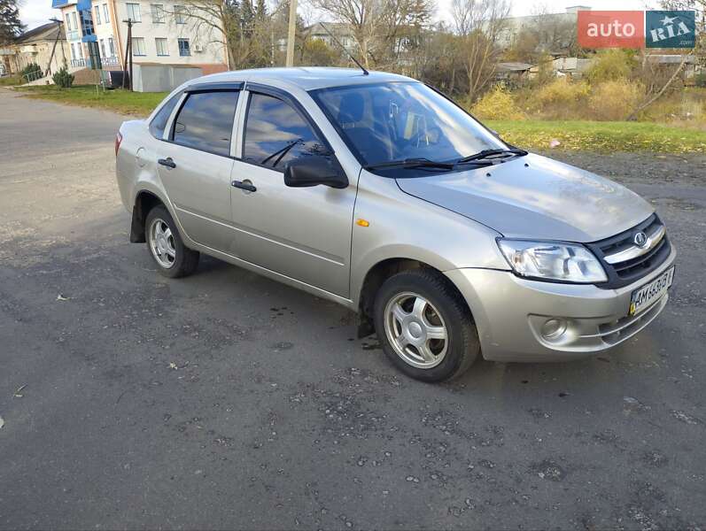 Седан ВАЗ / Lada 2190 Granta 2013 в Ружине