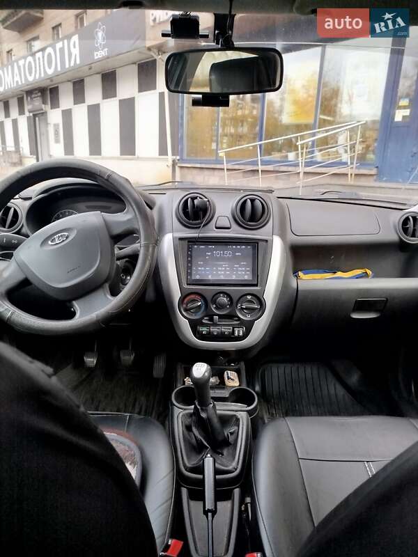 Седан ВАЗ / Lada 2190 Granta 2011 в Киеве