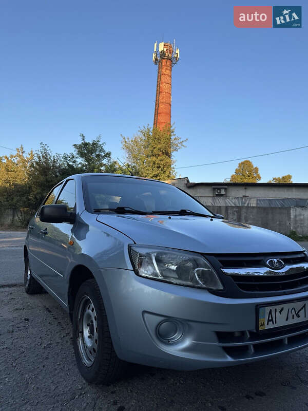 Седан ВАЗ / Lada 2190 Granta 2013 в Запорожье