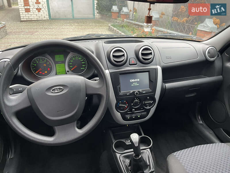 Седан ВАЗ / Lada 2190 Granta 2015 в Харкові