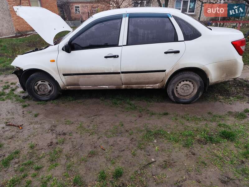 Седан ВАЗ / Lada 2190 Granta 2012 в Первомайске