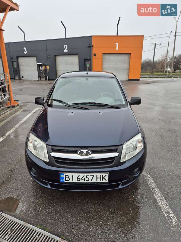 Седан ВАЗ / Lada 2190 Granta 2013 в Харькове