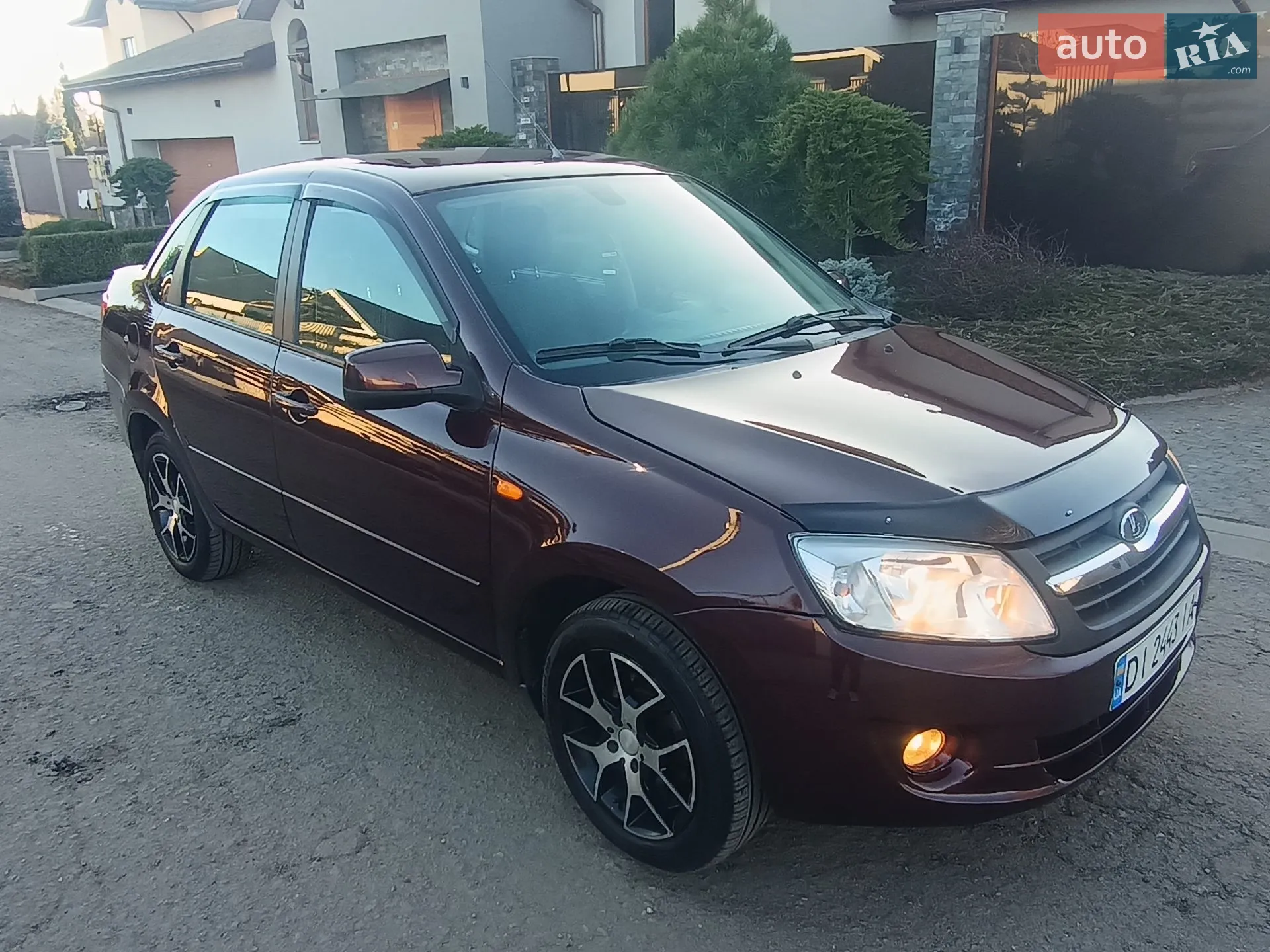 ВАЗ / Lada 2190 Granta 2013