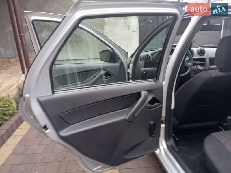 Седан ВАЗ / Lada 2190 Granta 2018 в Сваляве