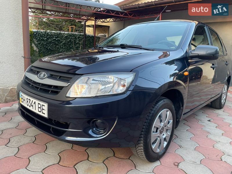 ВАЗ / Lada 2190 Granta 2013