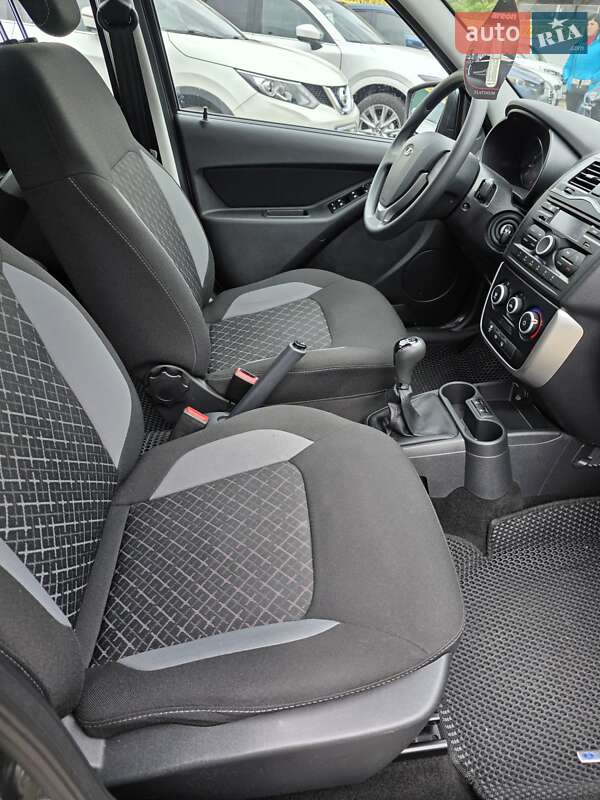 Хэтчбек ВАЗ / Lada 2192 Granta 2021 в Запорожье фото 11 Хэтчбек ВАЗ / Lada 2192 Granta 2021 в Запорожье