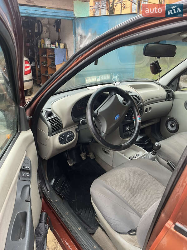 Хэтчбек ВАЗ / Lada 2194 Kalina 2008 в Тячеве