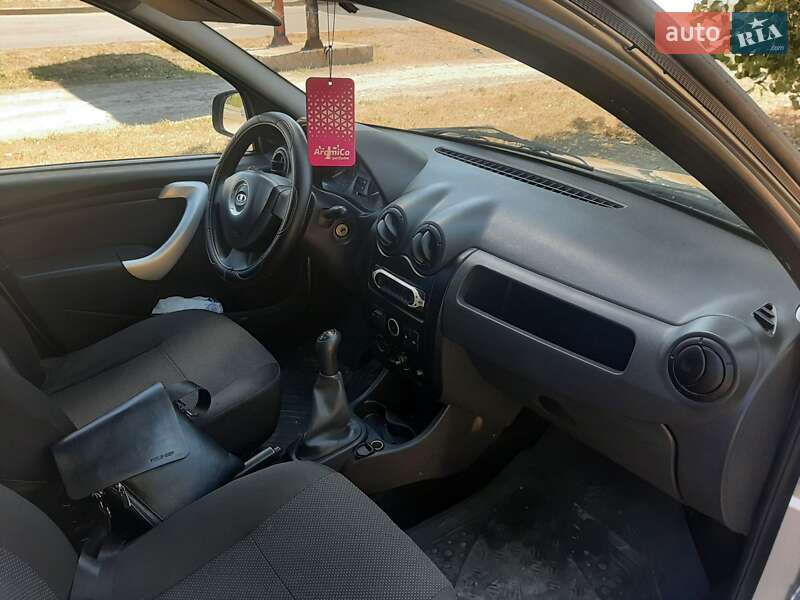 Вантажопасажирський фургон ВАЗ / Lada Largus 2016 в Запоріжжі
