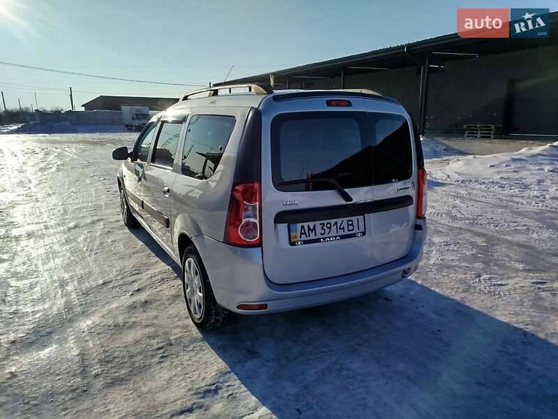 Универсал ВАЗ / Lada Largus 2014 в Житомире фото 4 Универсал ВАЗ / Lada Largus 2014 в Житомире