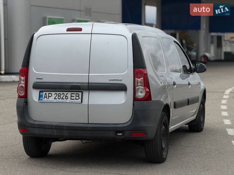 Вантажопасажирський фургон ВАЗ / Lada Largus 2016 в Запоріжжі