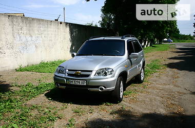 Внедорожник / Кроссовер ВАЗ / Lada Шевроле-Нива 2011 в Бурыни