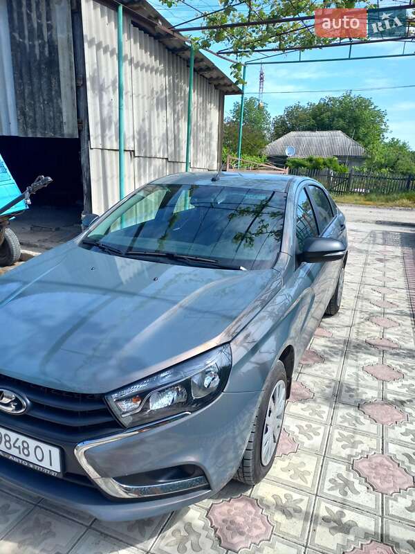 Седан ВАЗ / Lada Vesta 2021 в Києві