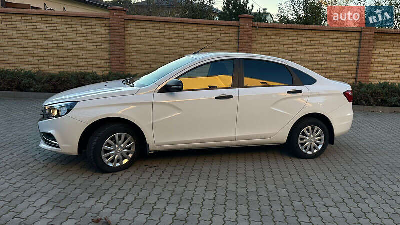 Седан ВАЗ / Lada Vesta 2021 в Львові