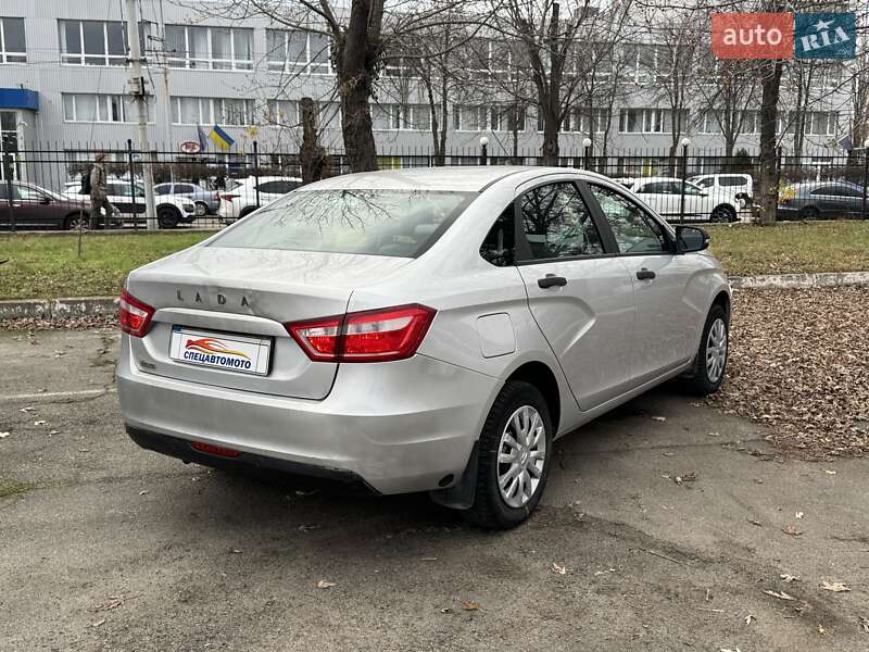 Седан ВАЗ / Lada Vesta 2021 в Киеве