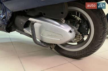 Скутер Vespa GTS 2020 в  фото 9 Скутер Vespa GTS 2020 в