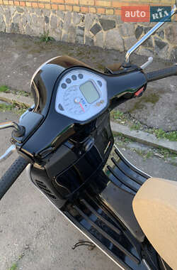 Мотороллер Vespa GTS 2013 в 