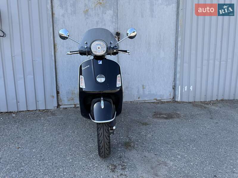 Максі-скутер Vespa GTS 2012 в Дніпрі