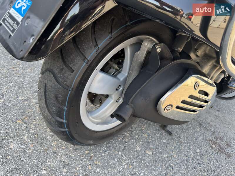 Максі-скутер Vespa GTS 2012 в Дніпрі