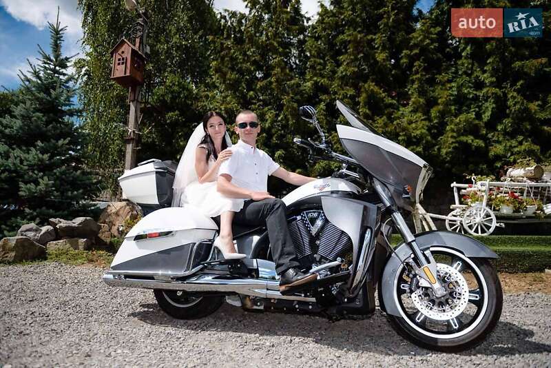 Мотоцикл Круизер Victory Cross Country 2015 в Ужгороде