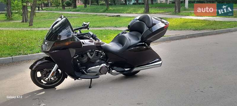 Мотоцикл Круизер Victory Vision Tour 2015 в Павлограде