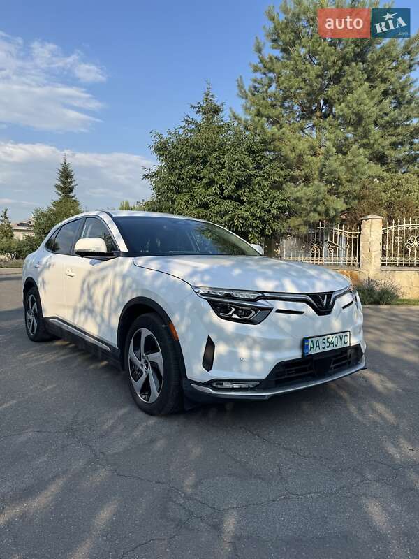 Внедорожник / Кроссовер VinFast VF-8 2022 в Киеве