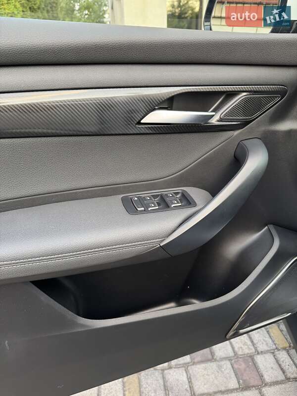 Внедорожник / Кроссовер VinFast VF-8 2022 в Киеве