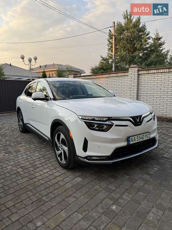 Внедорожник / Кроссовер VinFast VF-8 2022 в Киеве