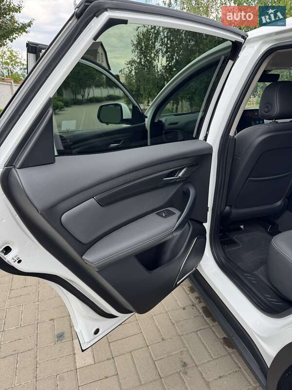 Внедорожник / Кроссовер VinFast VF-8 2022 в Киеве