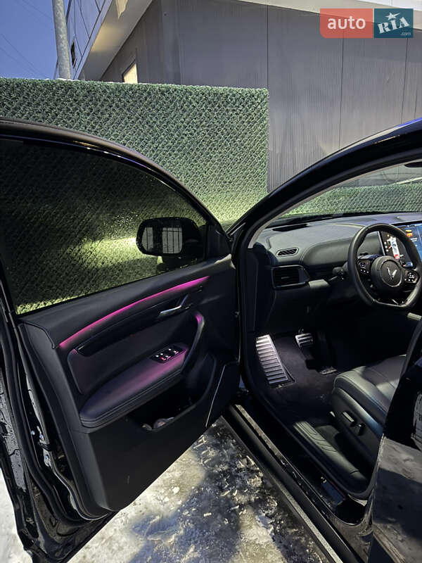 Внедорожник / Кроссовер VinFast VF-8 2023 в Киеве