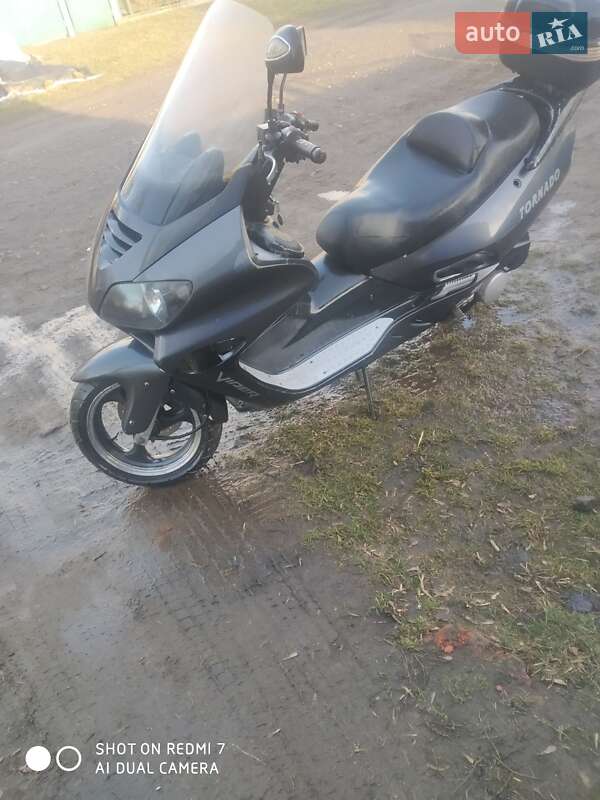 Максі-скутер Viper 150 2008 в Антонінах