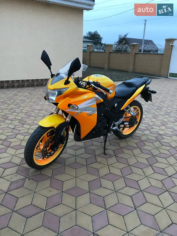 Viper V 250CR 2017