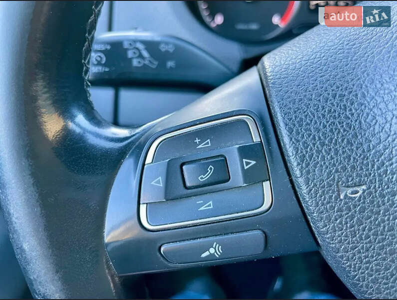 Пікап Volkswagen Amarok 2013 в Чернівцях