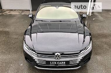 Лифтбек Volkswagen Arteon 2018 в 