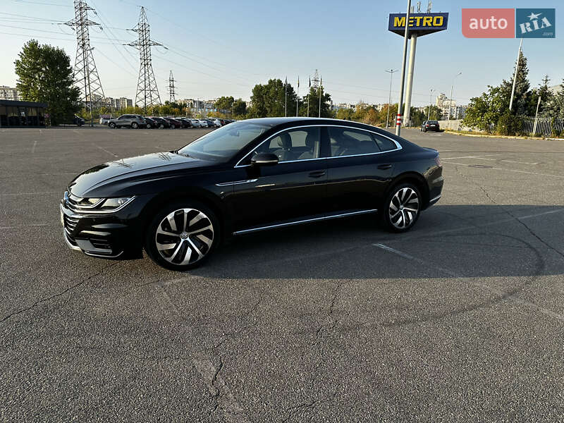 Лифтбек Volkswagen Arteon 2017 в Киеве