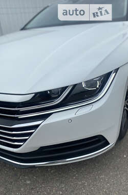 Лифтбек Volkswagen Arteon 2017 в Киеве