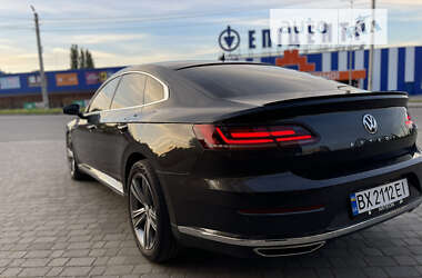 Лифтбек Volkswagen Arteon 2017 в 
