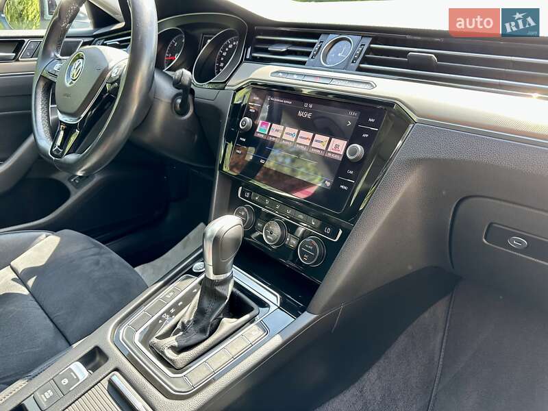 Лифтбек Volkswagen Arteon 2017 в Киеве фото 44 Лифтбек Volkswagen Arteon 2017 в Киеве
