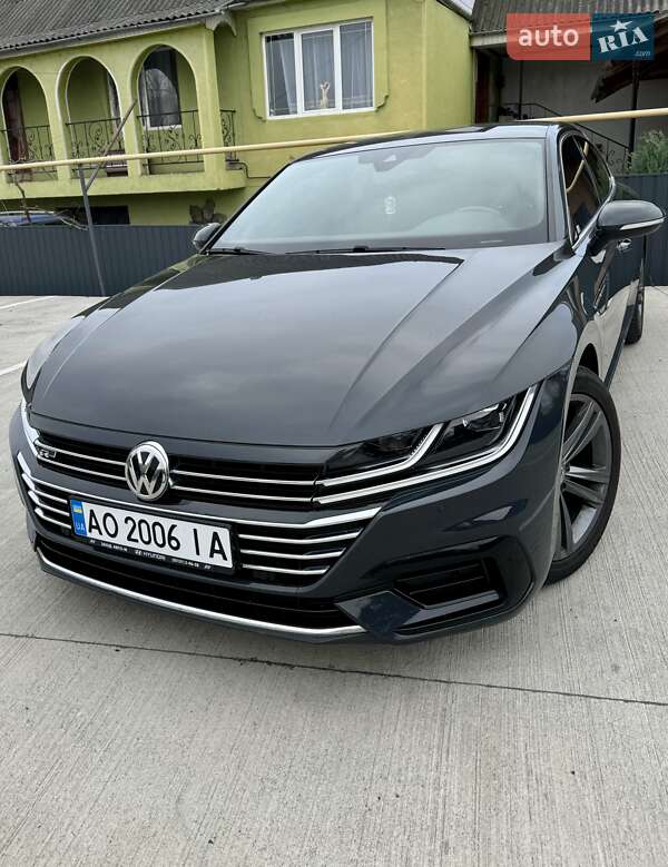 Лифтбек Volkswagen Arteon 2017 в Иршаве