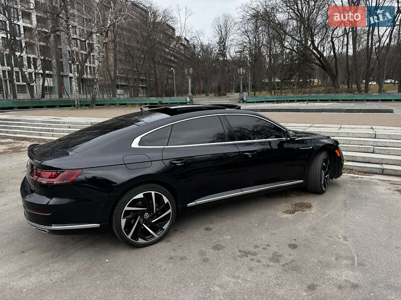 Лифтбек Volkswagen Arteon 2020 в Киеве