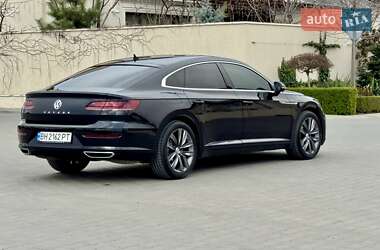 Лифтбек Volkswagen Arteon 2017 в 
