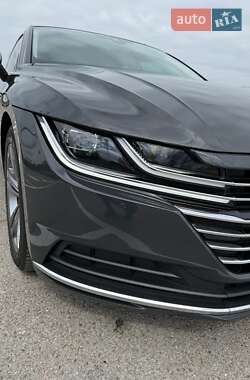 Лифтбек Volkswagen Arteon 2017 в 