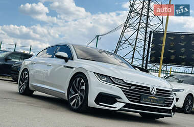 Лифтбек Volkswagen Arteon 2017 в 