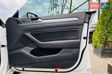 Лифтбек Volkswagen Arteon 2017 в 