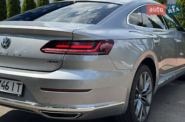 Лифтбек Volkswagen Arteon 2017 в 