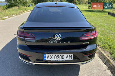 Лифтбек Volkswagen Arteon 2017 в 