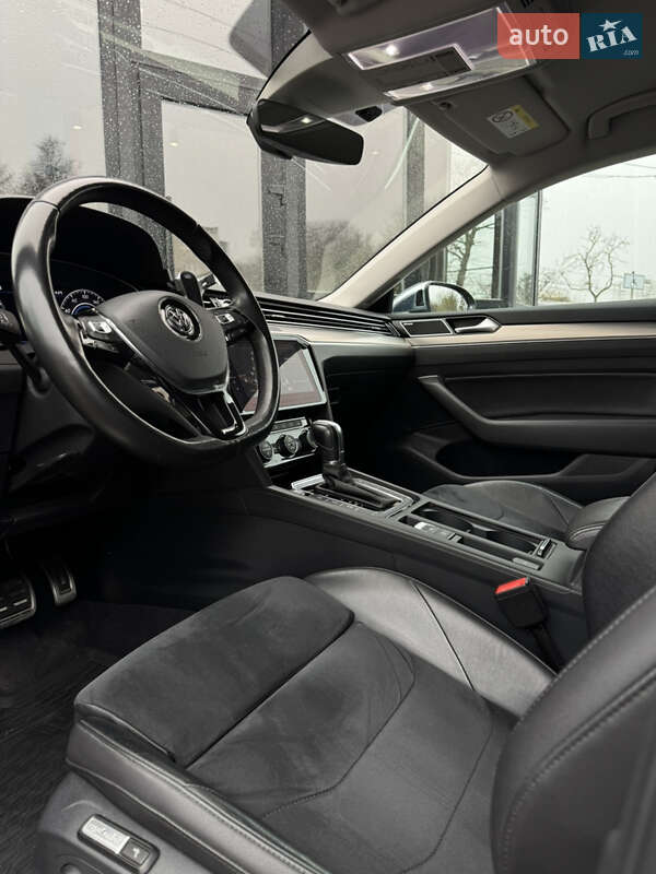 Лифтбек Volkswagen Arteon 2017 в Львове