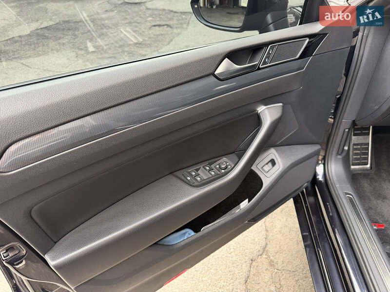 Лифтбек Volkswagen Arteon 2017 в Киеве