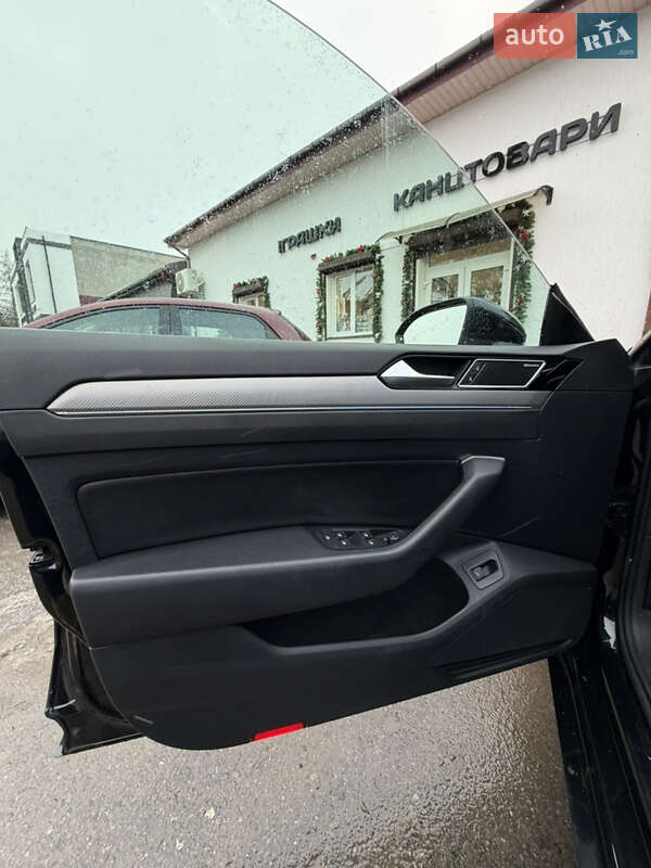 Ліфтбек Volkswagen Arteon 2018 в Львові фото 17 Ліфтбек Volkswagen Arteon 2018 в Львові