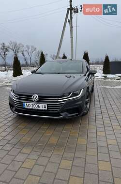 Лифтбек Volkswagen Arteon 2017 в Иршаве